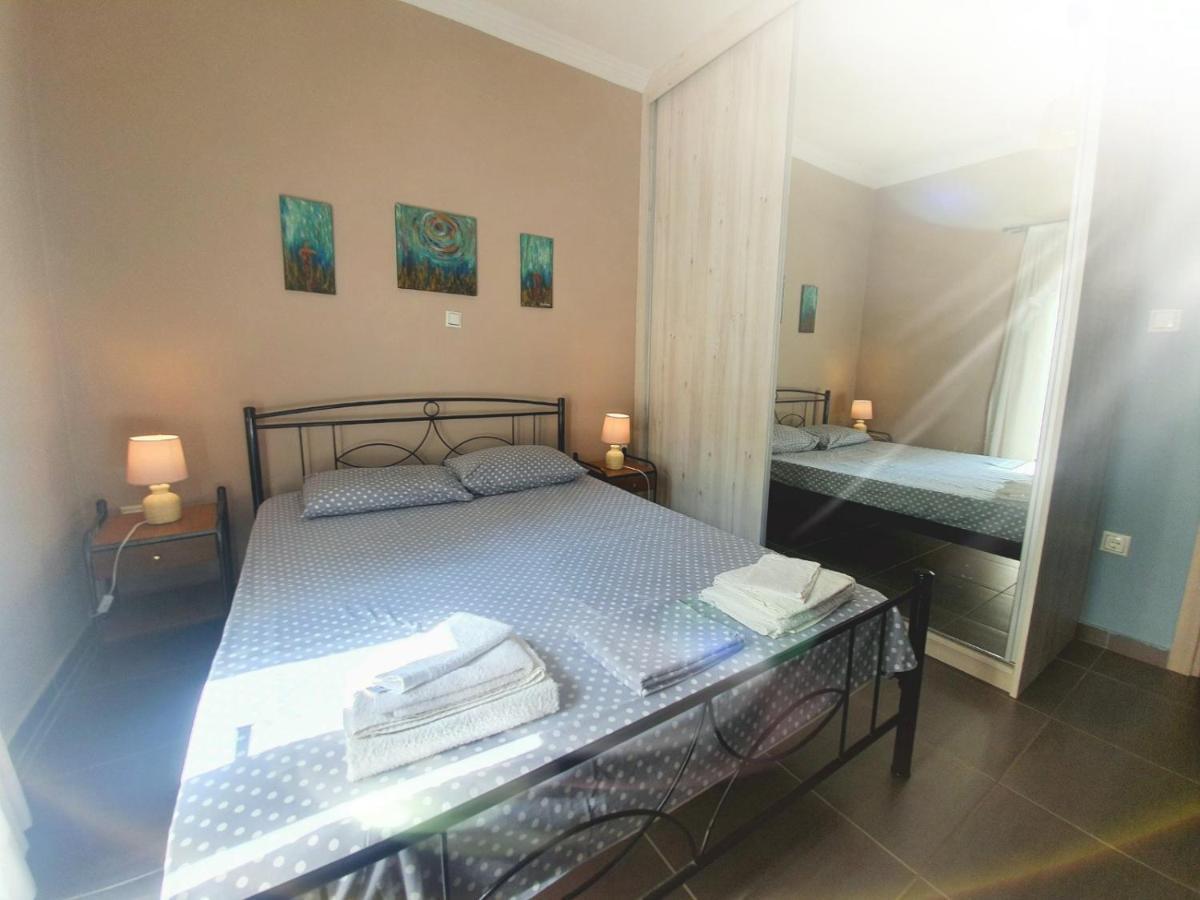 Ilias' Cosy And Relaxing Apartment Atenas Exterior foto
