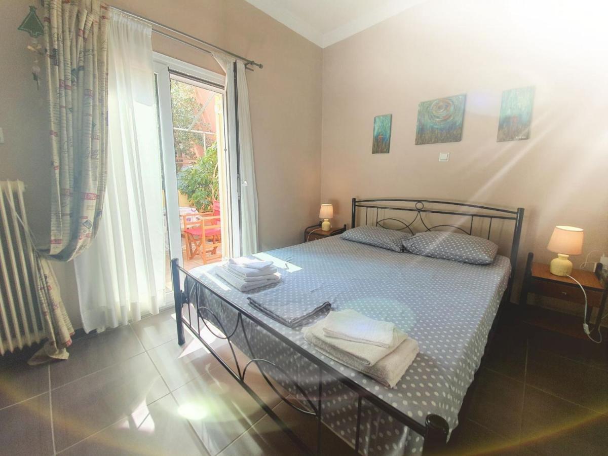 Ilias' Cosy And Relaxing Apartment Atenas Exterior foto