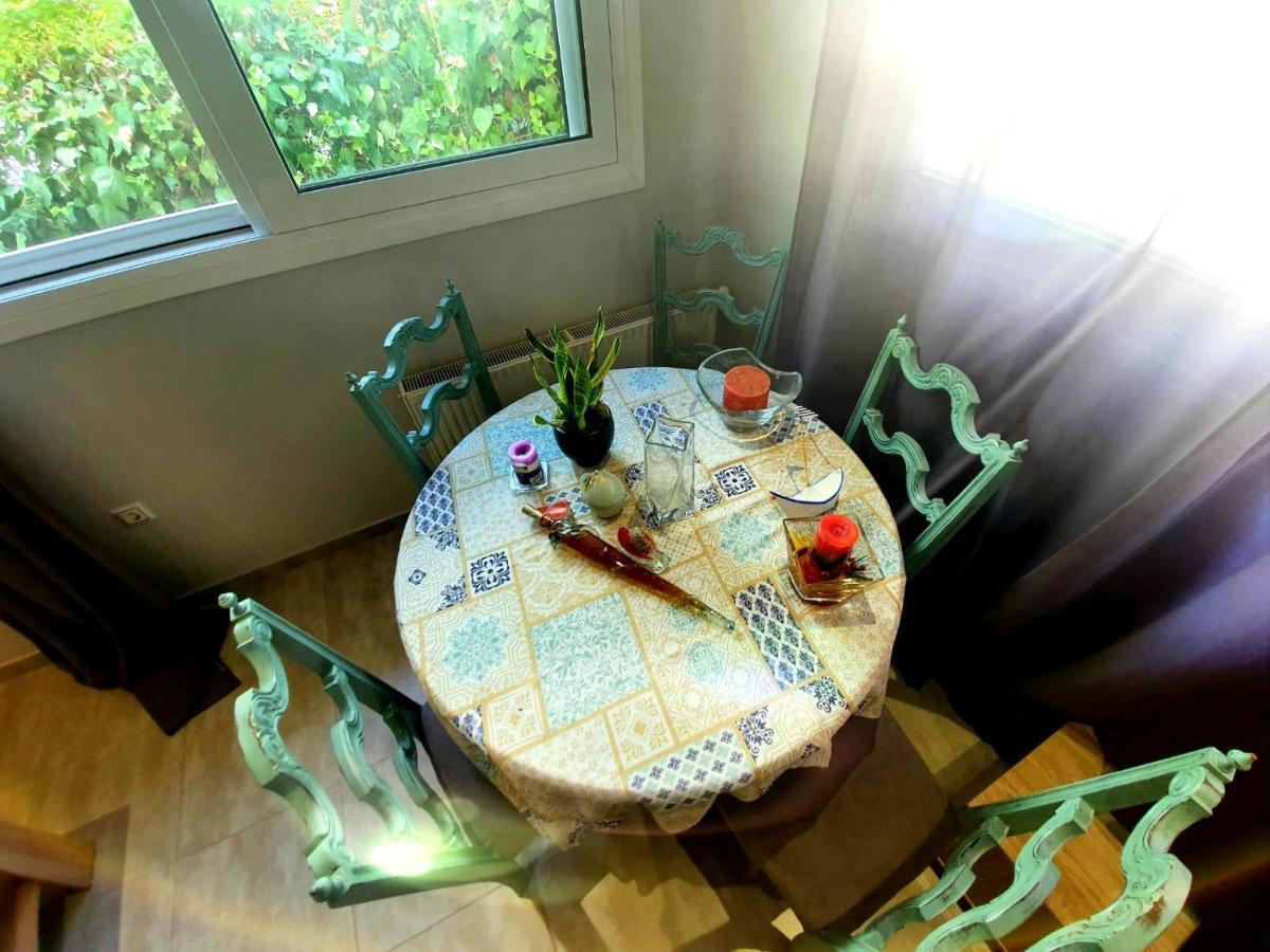 Ilias' Cosy And Relaxing Apartment Atenas Exterior foto