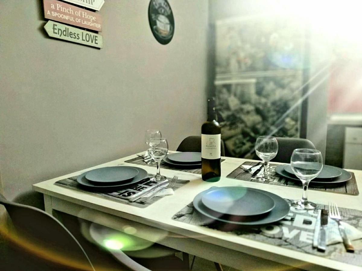 Ilias' Cosy And Relaxing Apartment Atenas Exterior foto