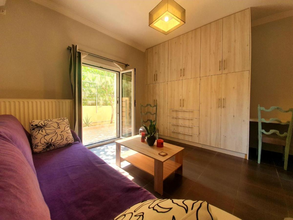 Ilias' Cosy And Relaxing Apartment Atenas Exterior foto